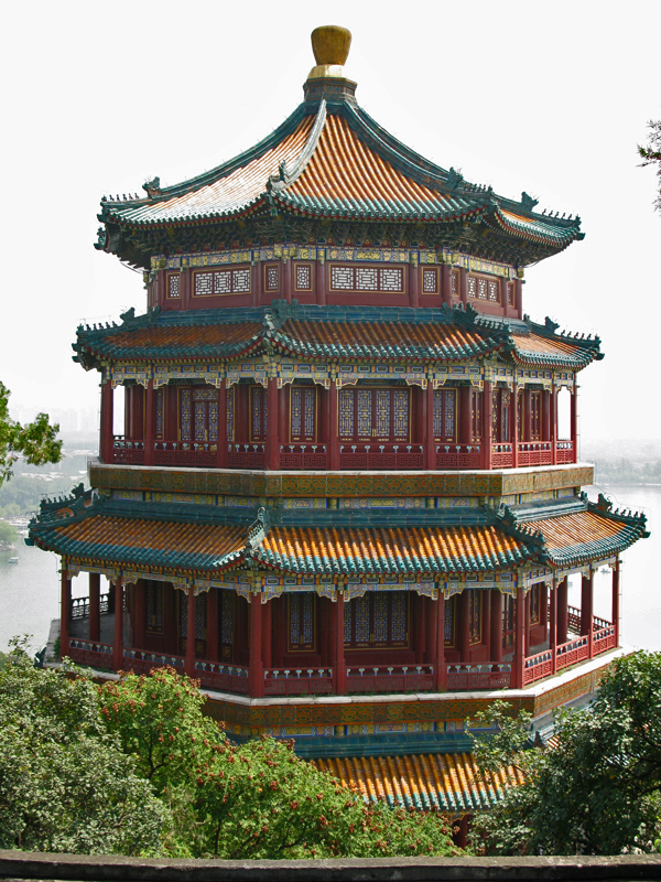 Tower of the Fragrance of the Buddha seen from the top of the Longevity Hill