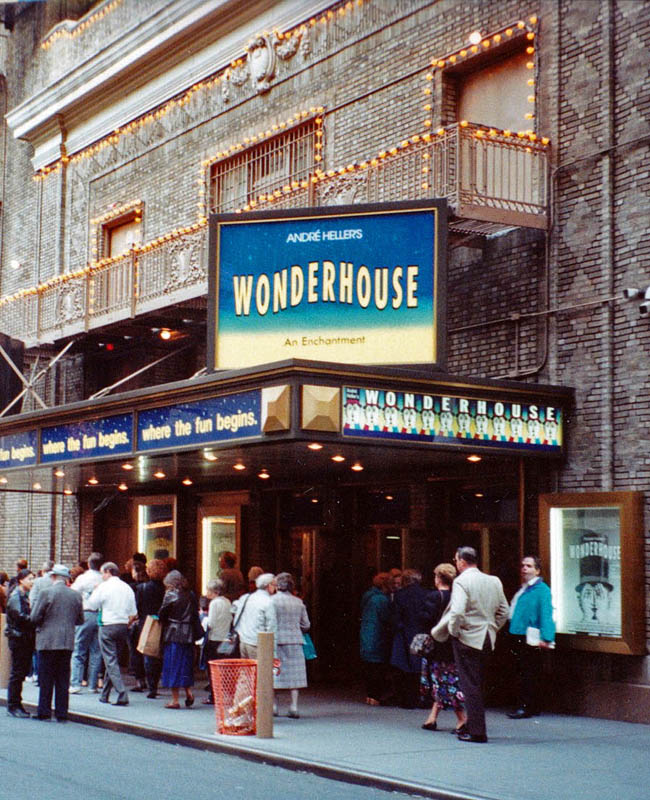 N.Y. Broadhurst Theater Wonderhouse 1991_modifié-1_modifié-2